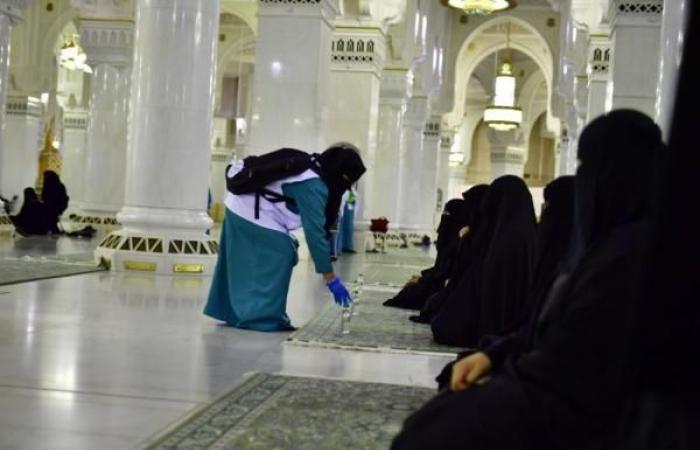 النساء في الحرمين الشريفين