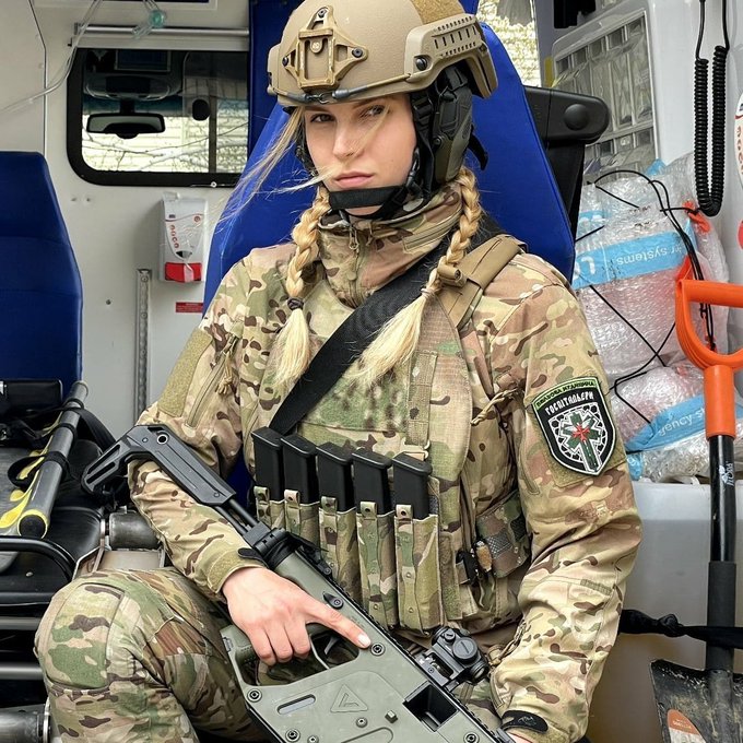 المتطوعة كيرا