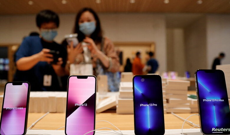 أبل تضيف ميزات متقدمة لشاشات هاتفيها المقبلين