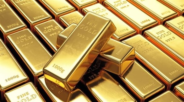 الذهب يقترب من خسارة شهرية