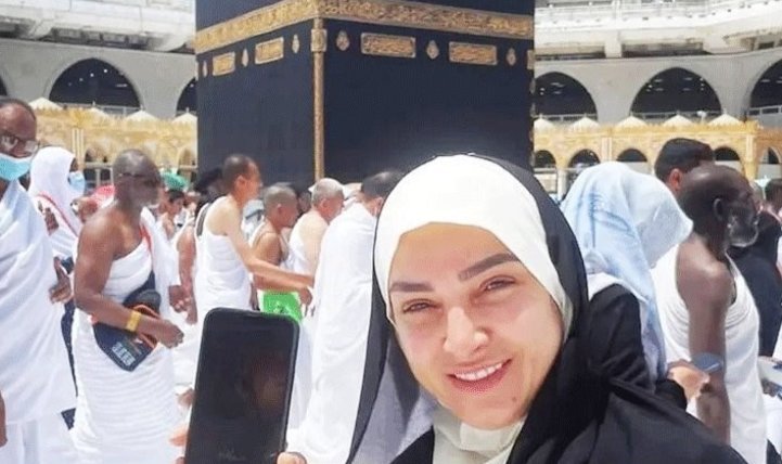 صور الحرم تثير سجالاً على السوشال ميديا.. والبطلة ممثلة مصرية