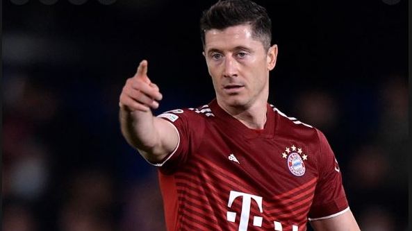 ليفاندوفسكي في رادار برشلونة