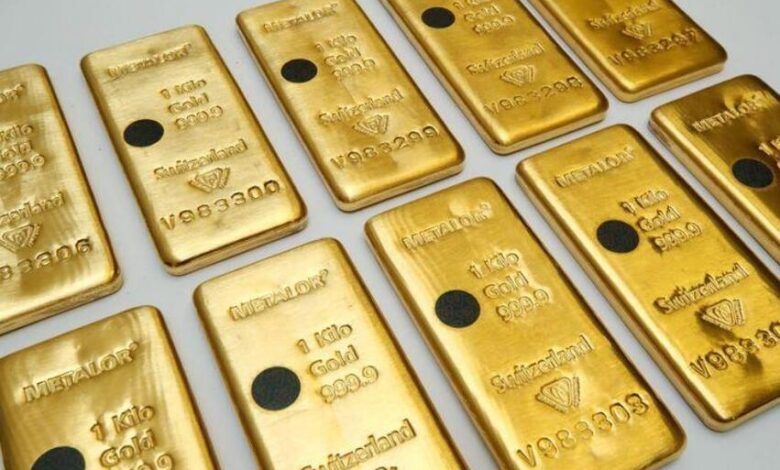 الذهب يتراجع مع صعود الدولار لأعلى مستوى في 20 عامًا