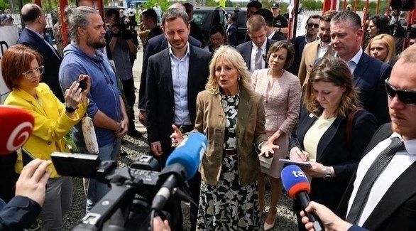 جيل بايدن في أوكرانيا خلال زيارة لم يعلن عنها