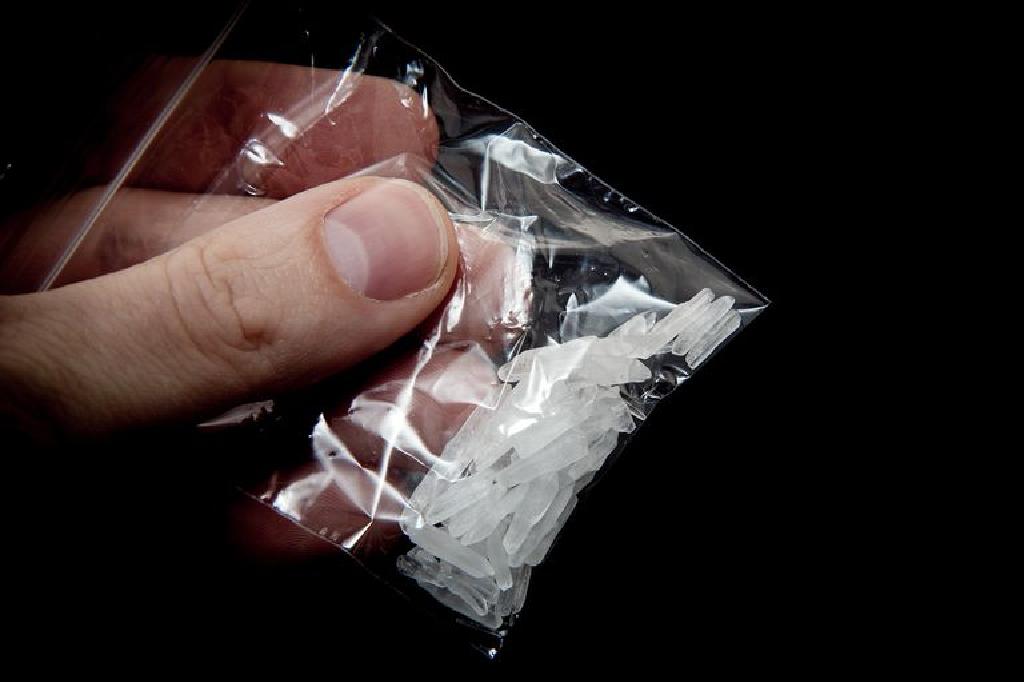 جدة: سقوط أربعة بميثامفيتامين مخدر
