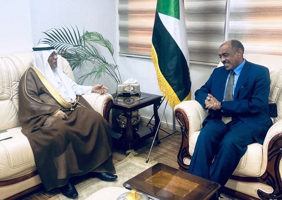 لقاء السفير السعودي