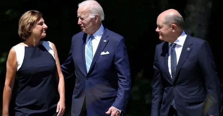 بايدن يتوسط شولتز وزوجته