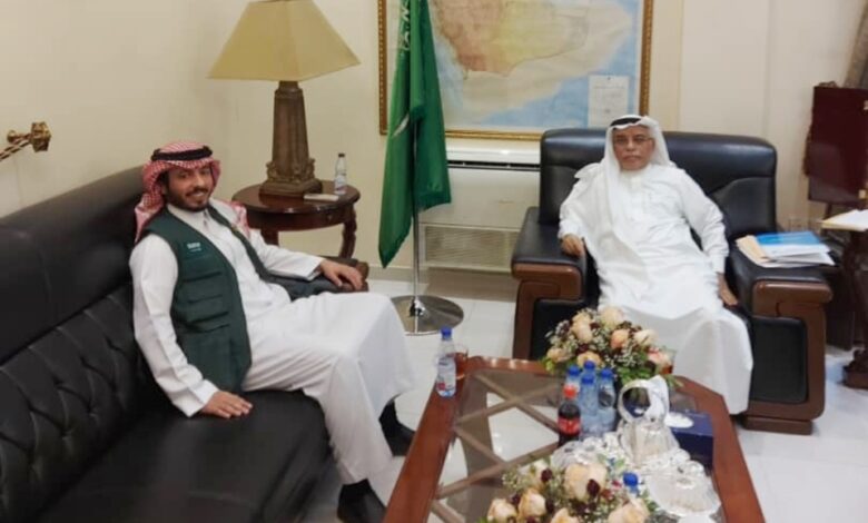 لقاء السفير ومندوب مركز الملك سلمان