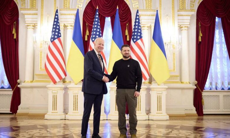 بايدن ورئيس أوكرانيا