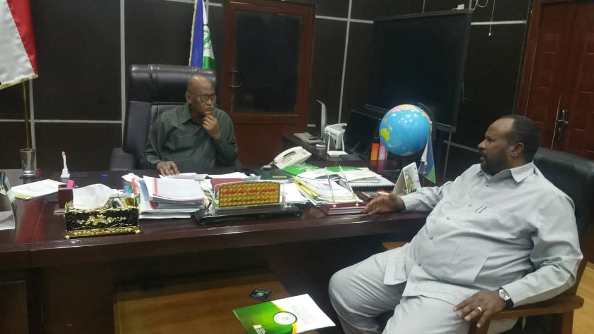 والي الجزيرة وأمين الصندوق