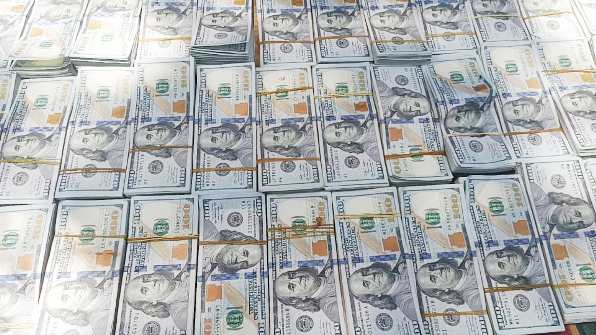 الدولارات المضبوطة