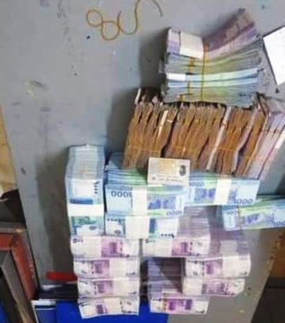 مبالغ منهوبة من الخرطوم