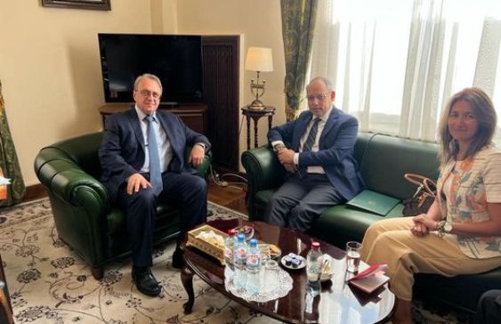 لقاء سفير مصر مع مبعوث بوتين