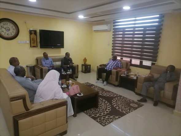 اجتماع والي القضارف مع الجهاز الاستثمارى