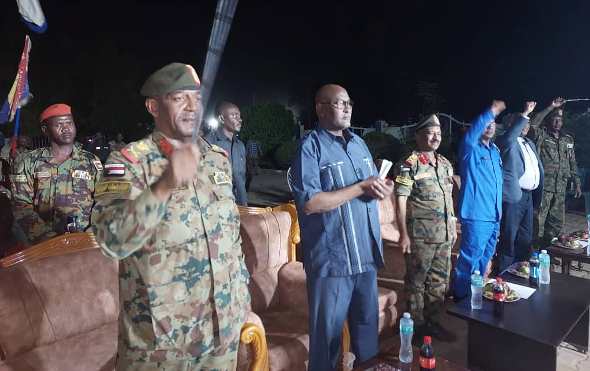 والي الجزيرة في احتفال عيد الجيش