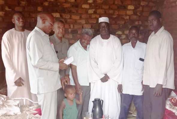 زيارة تنفيذي القرشي لأسر الشهداء