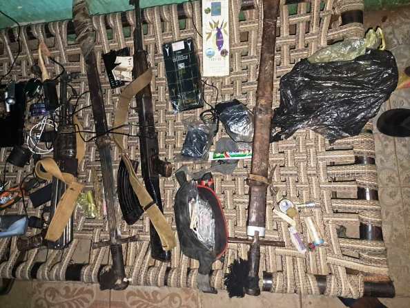 مضبوطات السلاح مع المتمردين