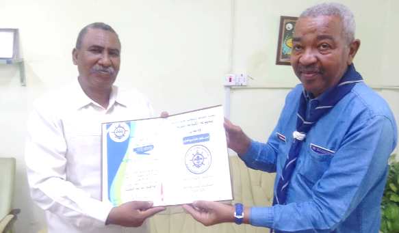 الكشافة البحرية تكرم وزير الرعاية الاجتماعية